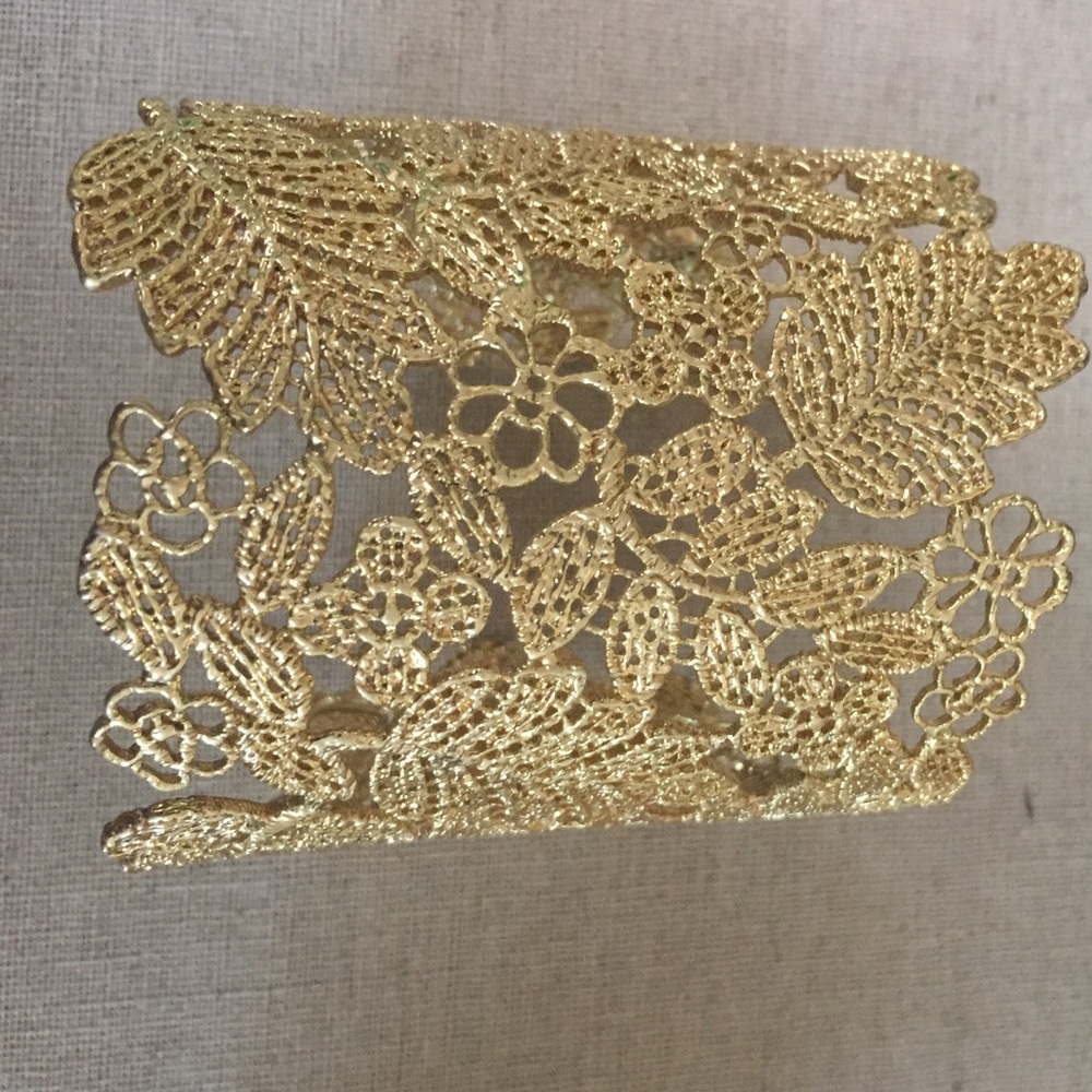 Chantilly Lace Cuff